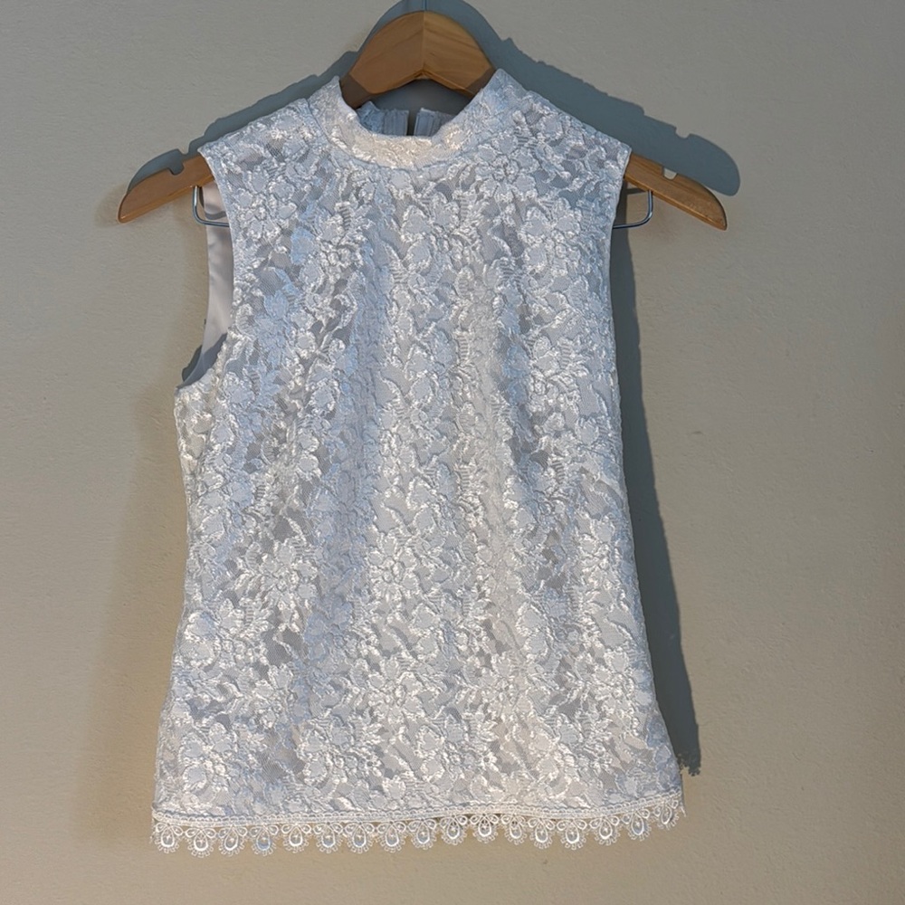 Elegant White Lace Sleeveless Top